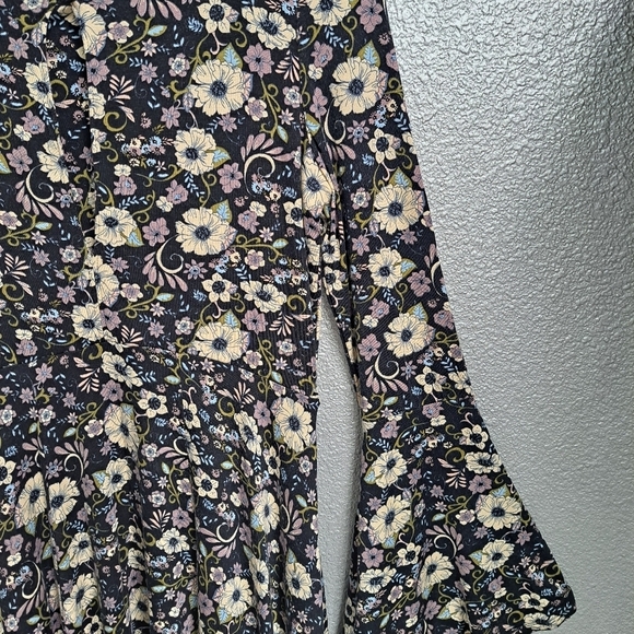 Soft & Sexy Floral Fit & Flair Dress    Size S/P - Picture 4 of 14